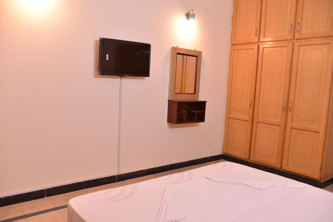 Redbury Guesthouse Islamabad Extérieur photo